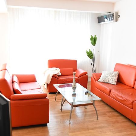 3 Bedroom Home With Parking Garage In The Heart Of 斯科普里 外观 照片