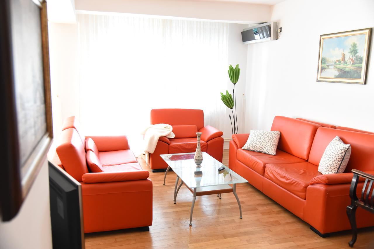 3 Bedroom Home With Parking Garage In The Heart Of 斯科普里 外观 照片