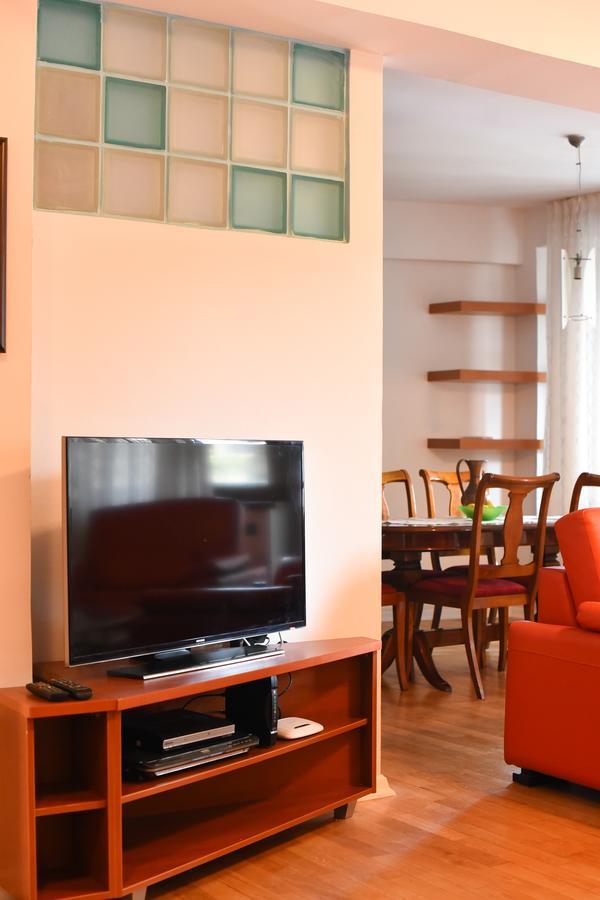 3 Bedroom Home With Parking Garage In The Heart Of 斯科普里 外观 照片