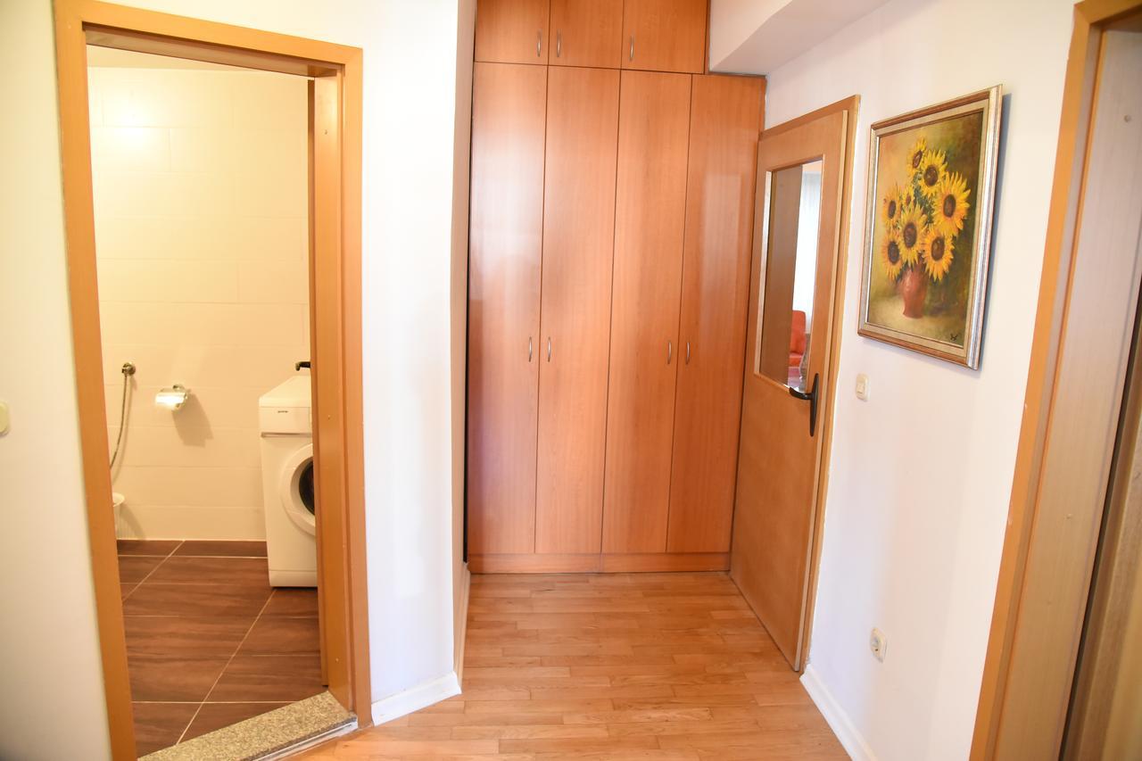 3 Bedroom Home With Parking Garage In The Heart Of 斯科普里 外观 照片