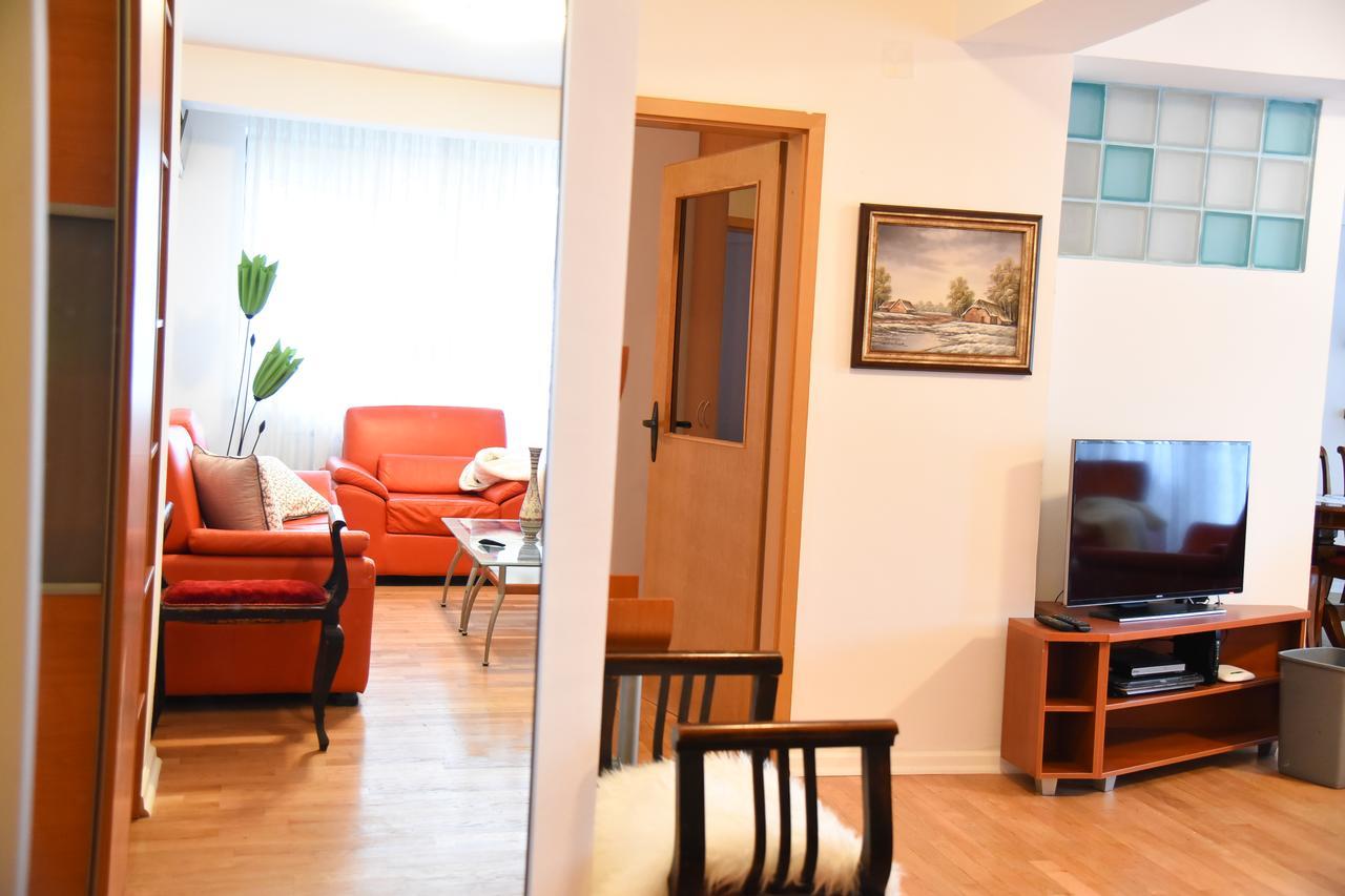 3 Bedroom Home With Parking Garage In The Heart Of 斯科普里 外观 照片