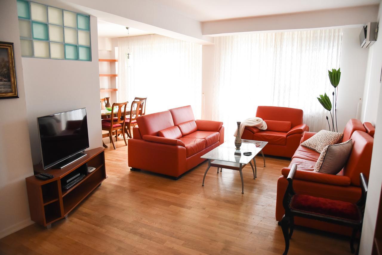 3 Bedroom Home With Parking Garage In The Heart Of 斯科普里 外观 照片