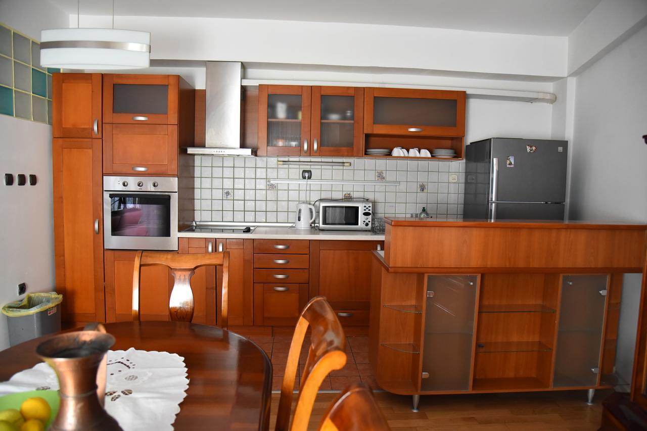 3 Bedroom Home With Parking Garage In The Heart Of 斯科普里 外观 照片