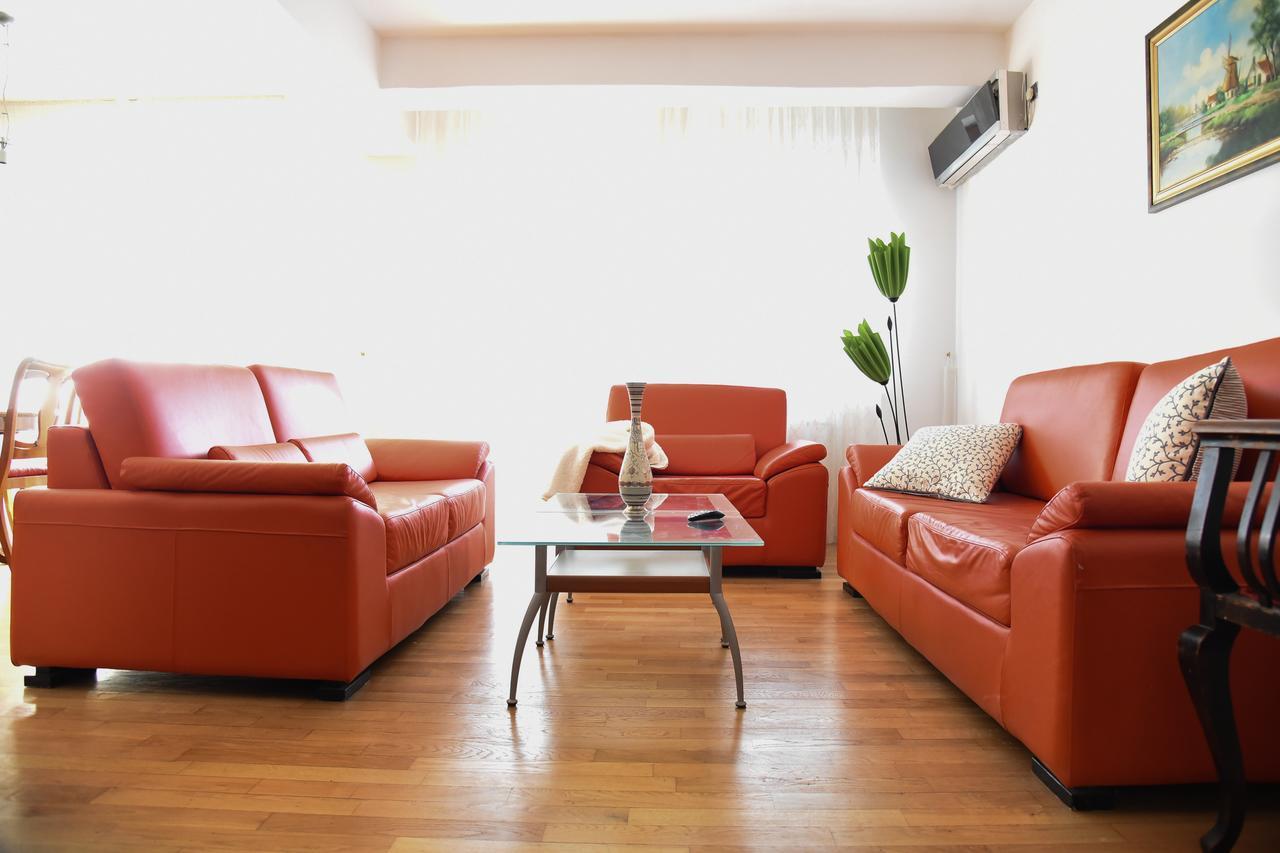 3 Bedroom Home With Parking Garage In The Heart Of 斯科普里 外观 照片
