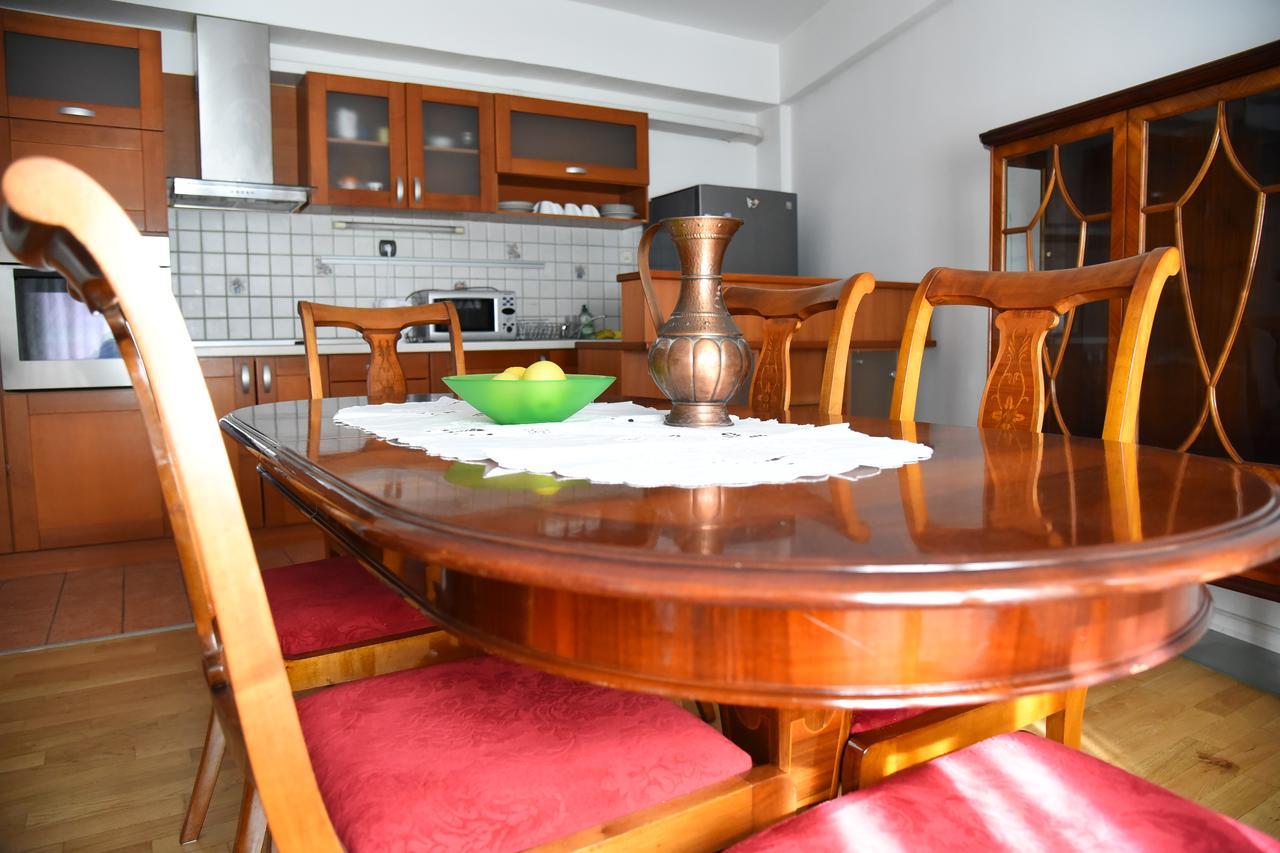3 Bedroom Home With Parking Garage In The Heart Of 斯科普里 外观 照片
